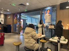 -麦当劳(上海虹桥站30B检票口楼上)