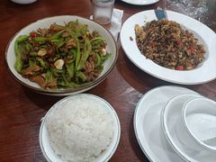 -湖南人家湘菜馆(镇江路店)