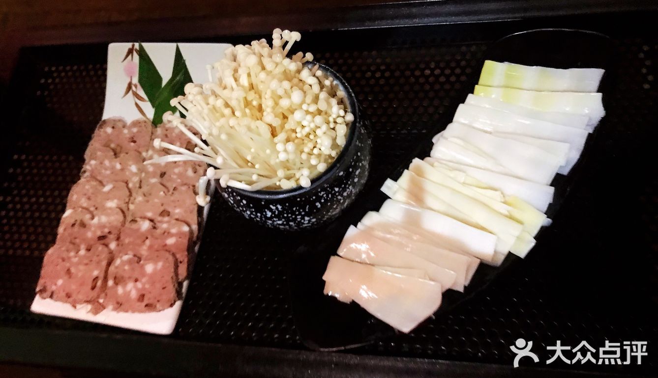 很清爽的火锅 清汤可以喝 牛杂好像比牛肉好吃点