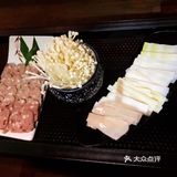 很清爽的火锅 清汤可以喝 牛杂好像比牛肉好吃点