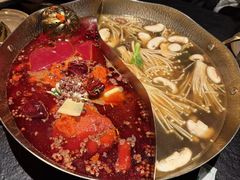 菌菇鸳鸯锅-色響火锅(恒隆广场店)