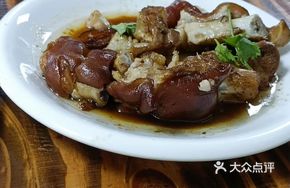 Three-Cup Pork Trotter