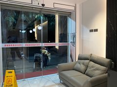 -鹏城丽景酒店(华强北红岭地铁站店)