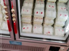 -红宝石·鲜奶小方·海派西点房(南丹店)