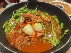 土豆排骨火锅-喇喇排骨火锅·传统韩式脊骨汤(望京西园总店)