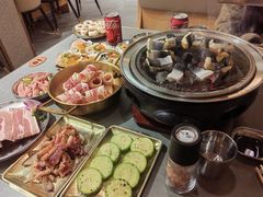 -围炉肉舍•炭烤活鳗•丹东海鲜烤肉(步行街店)