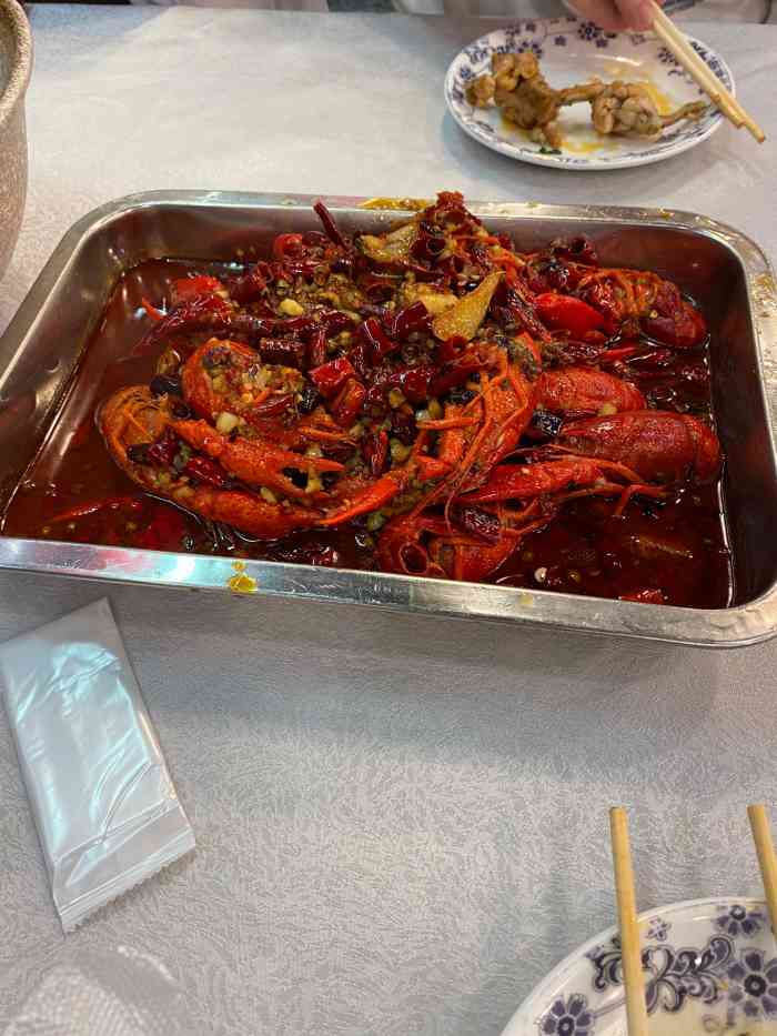 簋街仔仔小龙虾(总店)-"「麻辣小龙虾」02龙虾肉质松软,易吸收 .
