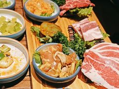 -明洞阿姨·韩式酱蟹烤肉·创意料理(三元桥店)