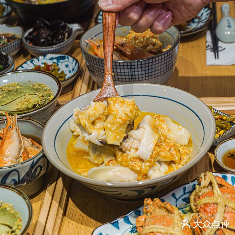 火遍江浙沪的蟹叁宝，在成都也能吃上啦！！