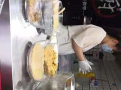 -八一路好吃街(雨田商务大厦店)