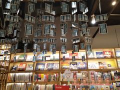 -猫的天空之城概念书店(杭州南宋御街店)