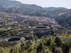 -初溪土楼群