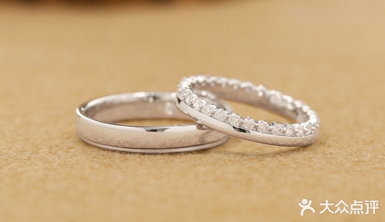 5K+就能搞定的大气时尚的情侣对戒，超心动der[加油][加油]