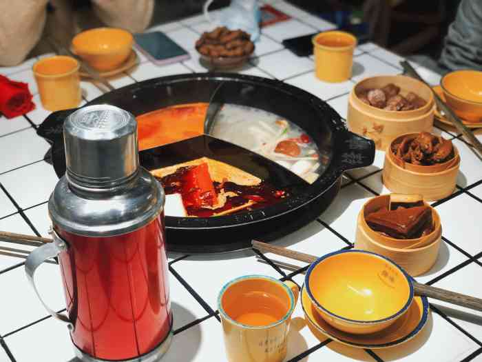 小锋哥·锋味市井火锅(中都店)-"这家店的菜份量都不多,菜单价也不贵