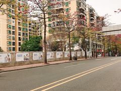 -燕子岗体育场