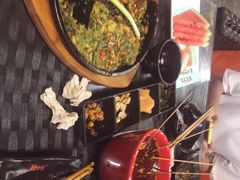 -何师烧烤·香辣蟹·川菜·30年老品牌(太古里旗舰店)