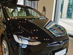 -TESLA 特斯拉(上海太古汇体验店)