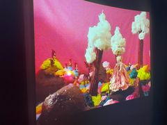 -Nathalie Djurberg与Hans Berg“牛皮纸包裹的月亮”-Prada荣宅当季展览