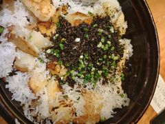 -帅巴人舅母子腊蹄民俗村