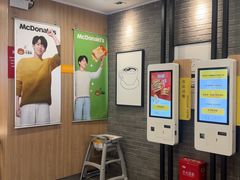 -麦当劳(上海虹桥站30B检票口楼上)