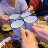 快餐品行业里面应该服务算好的，服务员也比较多