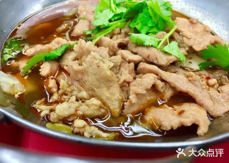 除了汲取精神食粮， 吃饱吃好也很重要啦~