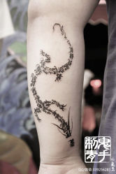 -鬼手纹身小鬼店