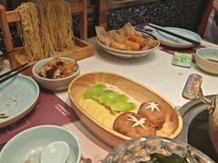-洪氏嗨捞·猪肚鸡火锅(阳光天地店)