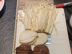 -七甲山烤肉(长白山奇石山珍根艺一条街店)