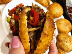 -万重锦·人文川菜馆(骡马市店)