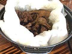 秘制盐焗乳鸽-侠成水上农庄(工业大道店)