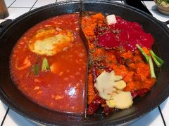 鸳鸯番茄锅-扎起市井老火锅(乐山总店)