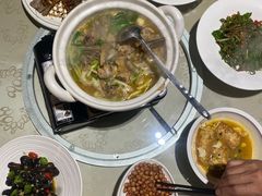 -洈水谣 · 地道荆州松滋菜(菱角湖公园店)