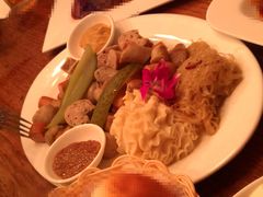巴伐利亚香肠拼盘-宝莱纳啤酒花园餐厅PAULANER BRAUHAUS Nanjing(广州路店)
