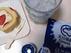 -顶东面包花园·生日蛋糕(世博店)