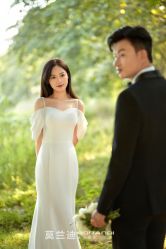 -莫兰迪婚纱摄影