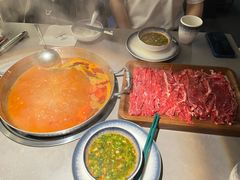 -伴山牛贵州黄牛肉火锅·苗疆非遗艺术餐厅(上海首店)