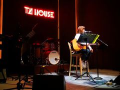 -TZ House音乐现场(来福士中心店)