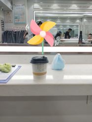 -镁连社·美联社