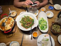 -爱碗亭·鲜炒湖南菜(壹城中心店)