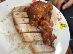 烧肉烧鸭双拼饭-陈光记烧腊店(罗保博士街店)
