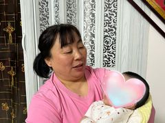 -爱的果实月嫂育婴师(世纪东方店)