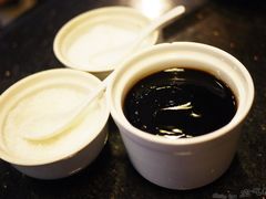 油碟、香菜、蒜茸、耗油、盐和味精-蜀九香火锅(彩虹店)