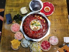 -渝嘴小老弟老火锅(华新村店)