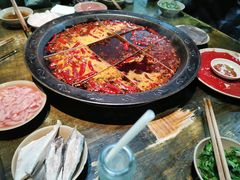 -渝嘴小老弟老火锅(华新村店)