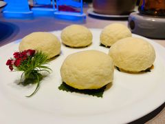 脆皮流沙包-皇朝会.经典传统粤菜(外滩店)