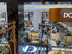 -文艺复兴百货(米兰大教堂广场店)