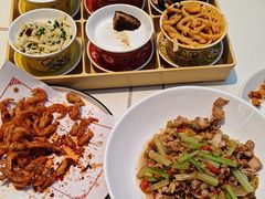 -阿瓦山寨·湘菜现炒·剁椒鱼头王(咸阳总店)