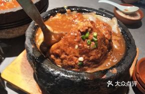 Braised Pork Meatballs in Stone Pot