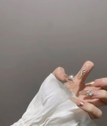 -悦指间美甲美睫